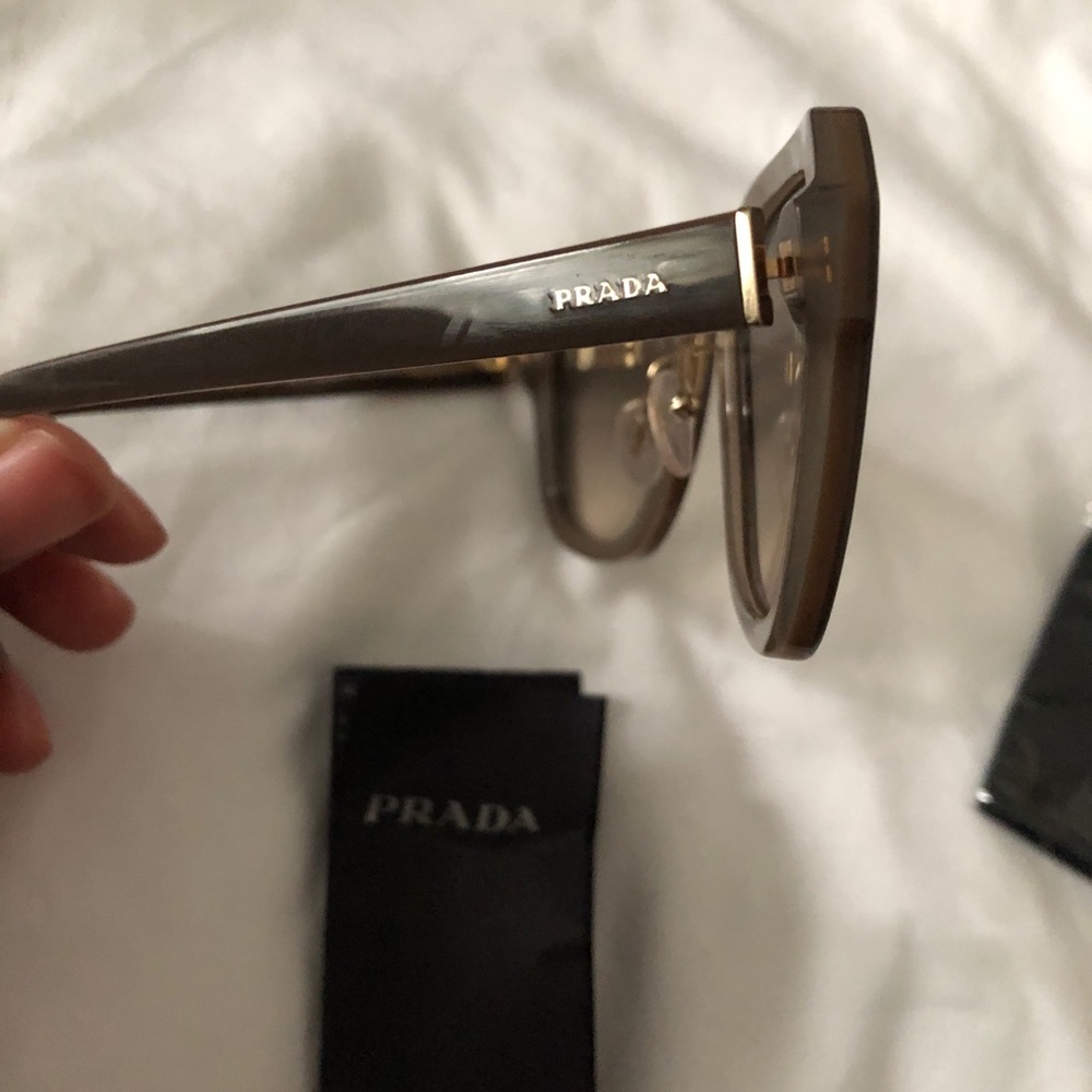 PRADA 👓 - Picture 3 of 6